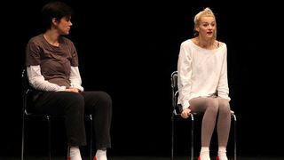 Kazalište KNAP i Umjetnička organizacija Kravice, predstava “Glumice&to”; foto Iva Perinčić Kazalište KNAP i Umjetnička organizacija Kravice, predstava “Glumice&to”; foto Iva Perinčić