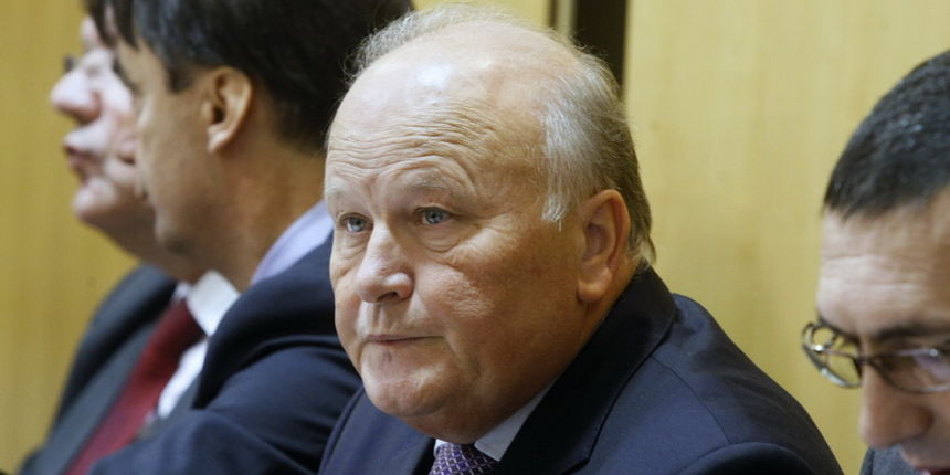 Zagreb, 141112.Sabor.Markov trg.Nastavak redovite sjednice sabora koja je pocela s aktualnim prijepodnevom na kojoj su zastupnici postavljali pitanja vladi.Na fotografiji: Slavko Linic.Foto: Goran Mehkek / CROPIX Zagreb, 141112.Sabor.Markov trg.Nastavak redovite sjednice sabora koja je pocela s aktualnim prijepodnevom na kojoj su zastupnici postavljali pitanja vladi.Na fotografiji: Slavko Linic.Foto: Goran Mehkek / CROPIX