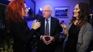 Zadar, 280213.
Poznati restoran Niko na zadarskoj Puntamici je veceras uz bogatu veceru i pjesmu brojnih izvodjaca sa svojim prijateljima i cestim gostima proslavio 50 godina od otvorenja. Na veceri su se pojavili brojni kumovi restorana kroz godine poput