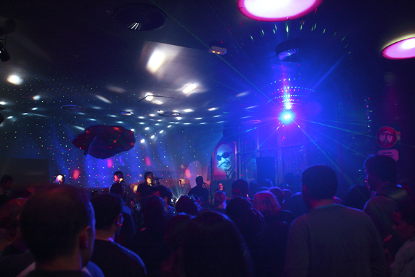 Postolar Tripper u Dali baru 21. listopada 2009.