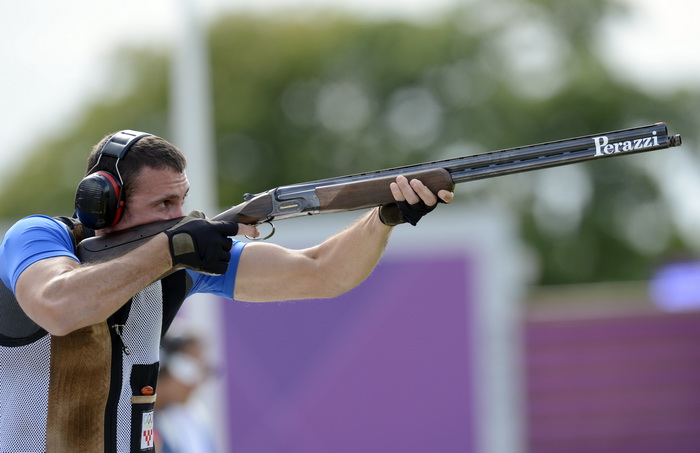 London, 060812.Hrvatski strijelci Anton Glasnovic i Giovanni Cernogoraz u finalu trapa tijekom Olimpijskih Igara u Londonu.Na fotografiji: Giovanni Cernogoraz osvojio je zlato.Foto: Drago Sopta / CROPIX