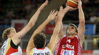 Bydgoszcz, 150909.
Dvorana Sport Arena Luczniczka.
Europsko prvenstvo u kosarci u Poljskoj, drugi krug natjecanja po skupinama 3. kolo grupe E, utakmica izmedju Hrvatske i Njemacke odlucujuca za ulazak u cetvrtfinale.
Na slici: Nicevic.
Foto: Drago Sopta