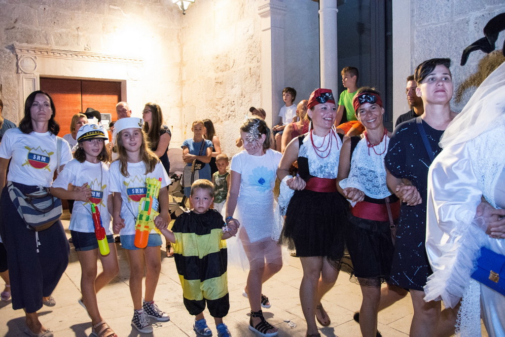 Paški ljetni karneval 2017 – maškarana povorka