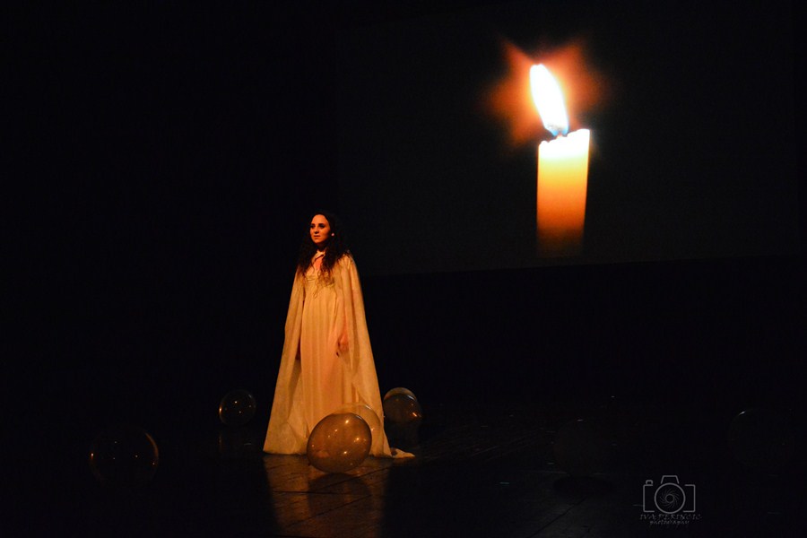 Dragon teatar- “POE – Nikad više”, foto: Iva Perinčić Dragon teatar- “POE – Nikad više”, foto: Iva Perinčić