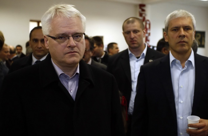 Gracac, 251110.
Danas popodne predsjednik Srbije Boris Tadic i predsjenik Hrvatske Ivo Josipovic posjetili su Gracac i sajam tradicijskih proizvoda i obrta pod nazivom Jesen u Gracacu.
Foto: Jure Miskovic / CROPIX Gracac, 251110.
Danas popodne predsjednik Srbije Boris Tadic i predsjenik Hrvatske Ivo Josipovic posjetili su Gracac i sajam tradicijskih proizvoda i obrta pod nazivom Jesen u Gracacu.
Foto: Jure Miskovic / CROPIX