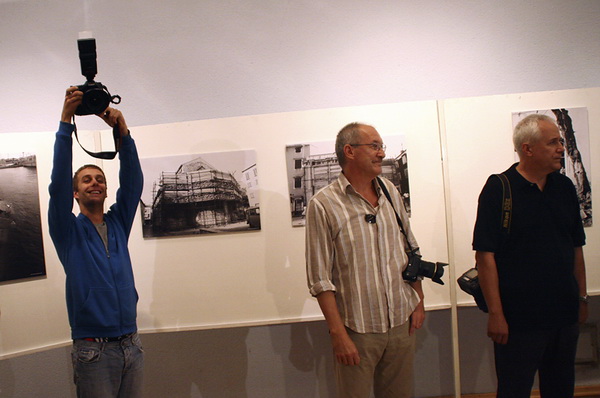 HKK: Otvorenje izlozbe “Razaranje Zadra” Zvonka Kucelina i Zeljka Karavide