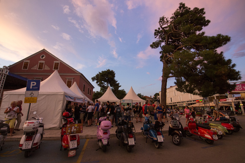 Vespaši zauzeli Biograd, foto: Vinko Pešić