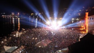 U povodu 950 godina prvog spomena grada Šibenika, blagdana sv. Mihovila i Dana grada održan je veliki koncert legendarnog Mate Miše Kovača. Photo: Duško Jaramaz/PIXSELL U povodu 950 godina prvog spomena grada Šibenika, blagdana sv. Mihovila i Dana grada održan je veliki koncert legendarnog Mate Miše Kovača. Photo: Duško Jaramaz/PIXSELL