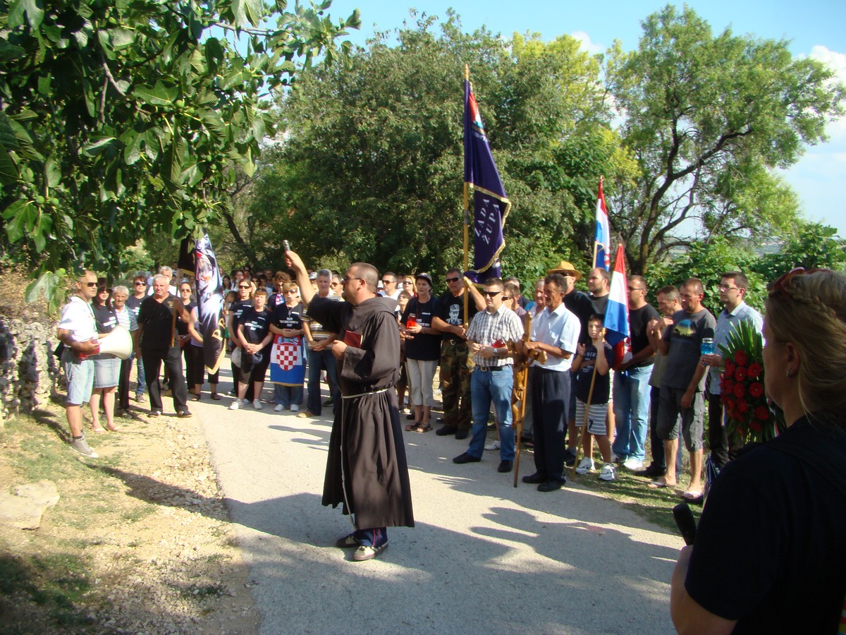 molitvena hodnja, bulic vuksic lisane molitvena hodnja, bulic vuksic lisane