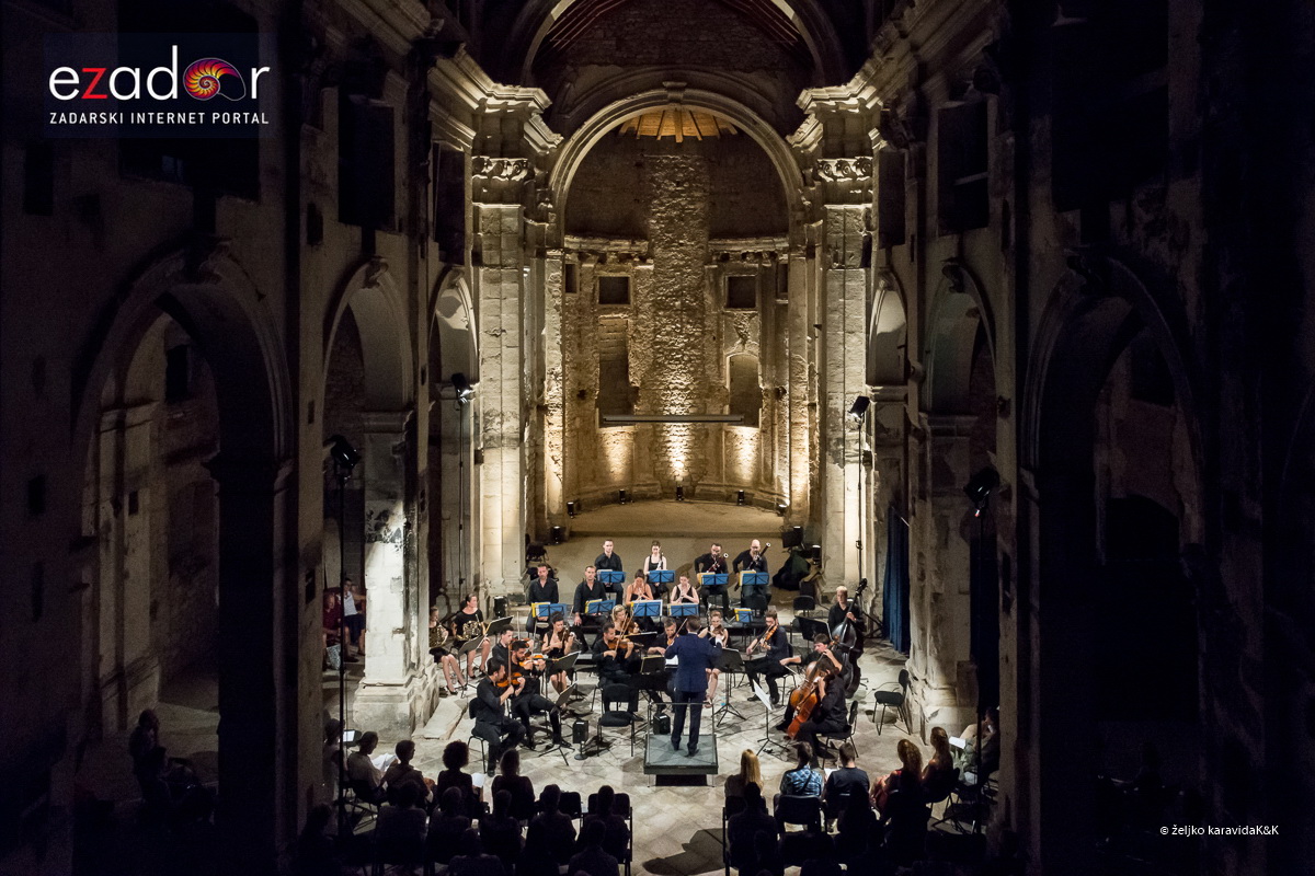 59. Glazbene večeri u sv. Donatu: Orkestar Epoque i gitarist Krešimir Bedek @ Crkva sv. Nikole