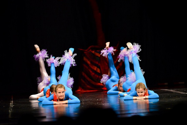 Circo Art u HNK Zadar izveo predstavu “Povratak u prirodu”