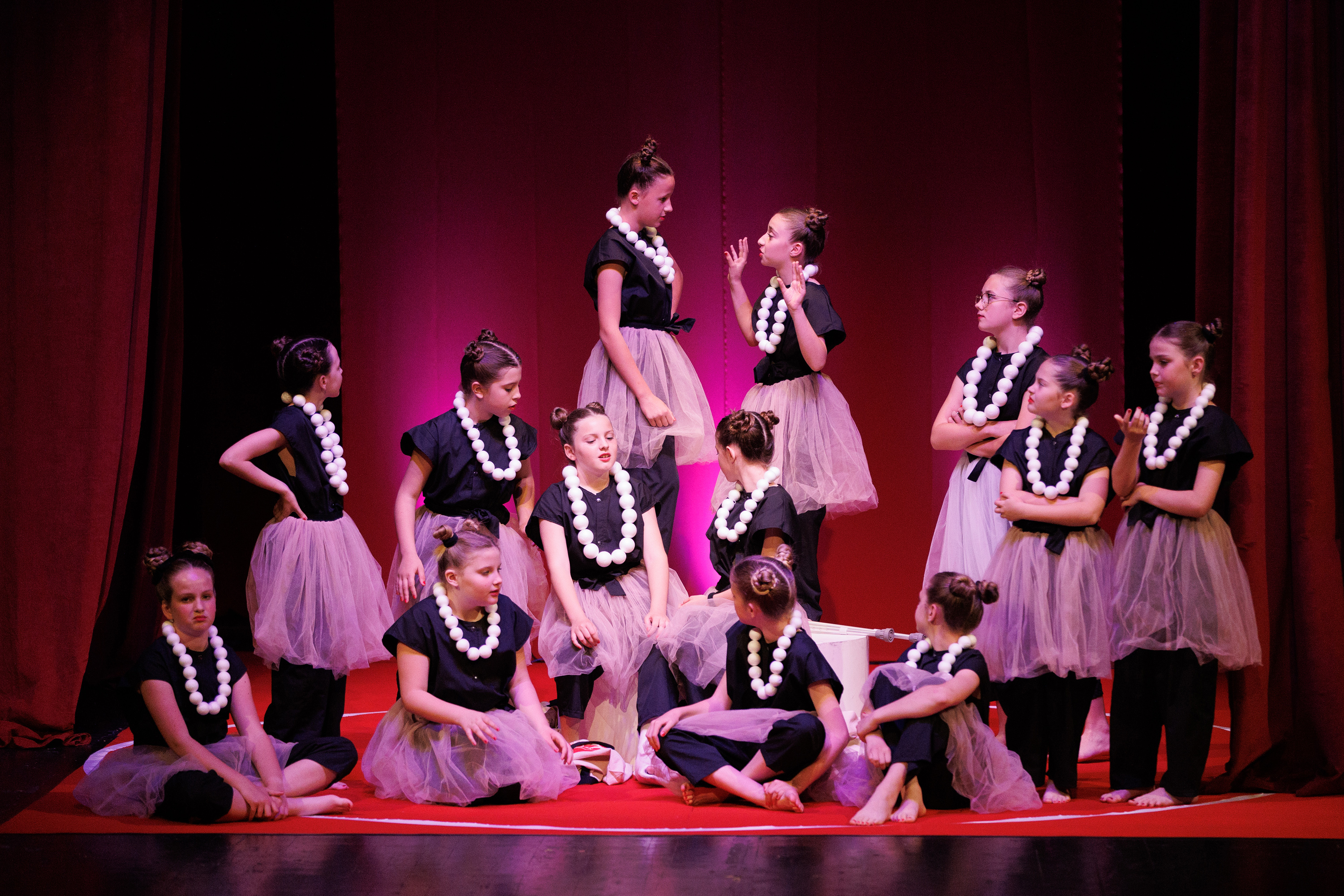 Igrajmo se: Zabranjeno mlađima od 15 strana A