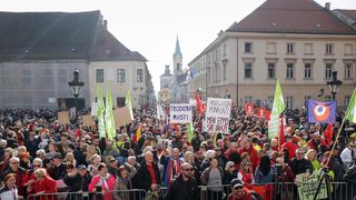 Markov trg: Prosvjed Dosta je! Odmah na izbore Markov trg: Prosvjed Dosta je! Odmah na izbore