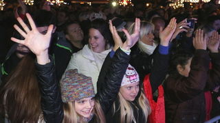 Virani 2016. godinu dočekali uz Lidiju Bačić, Leteći odred i spektakularan vatromet Virani 2016. godinu dočekali uz Lidiju Bačić, Leteći odred i spektakularan vatromet