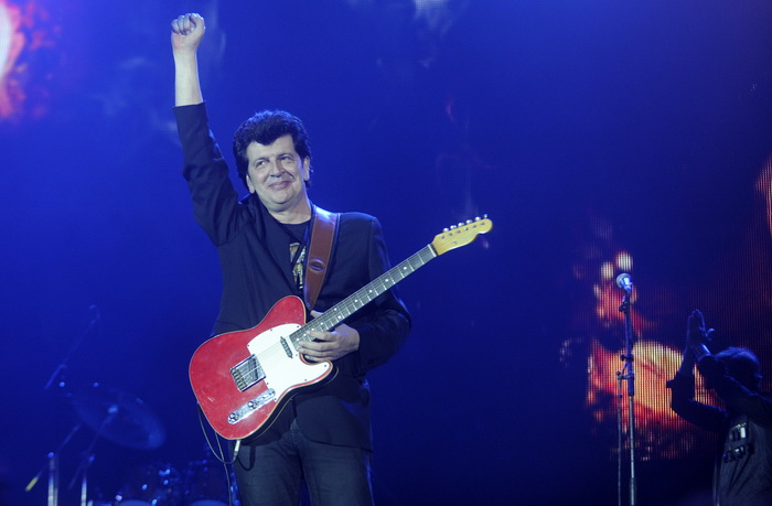 Split, 180311.
Spaladium Arena.
Koncert Bajaga u splitskoj Spaladium Areni ispunio je ocekivanja i dvorana je bila gotovo puna.
Foto: Paun Paunovic / CROPIX Split, 180311.
Spaladium Arena.
Koncert Bajaga u splitskoj Spaladium Areni ispunio je ocekivanja i dvorana je bila gotovo puna.
Foto: Paun Paunovic / CROPIX