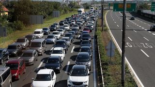 Gužve na naplatnim kućicama Lučko u smjeru mora