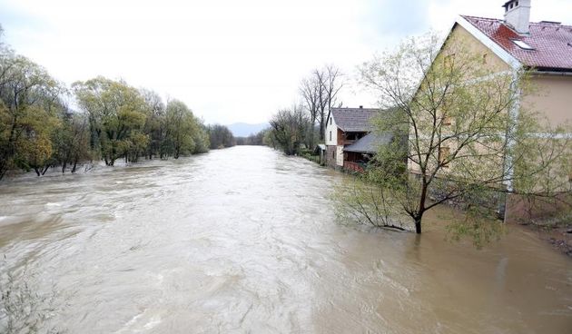 Zbog obilnijih kisa povisen je vodostaj rijeke Kupe pa su mjestani bili u panici od poplave no vodostaj pada i nitko nije ugrozen. Photo: Kristina Stedul Fabac/PIXSELL