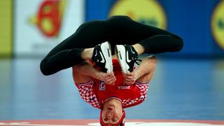 Atraktivne plesačice zagrijale atmosferu u zagrebačkoj Areni