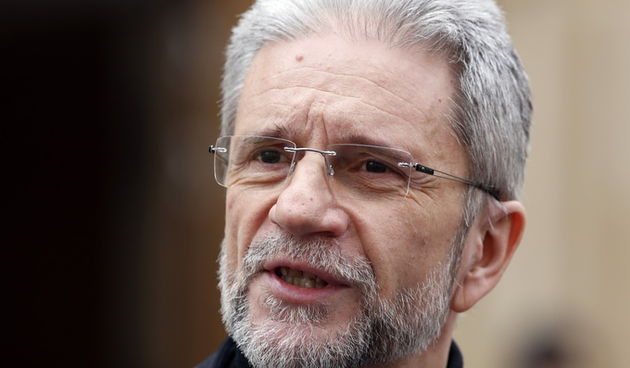 Zagreb, 280213.
Predsjednik Nezavisnih hrvatskih sindikata Kresimir Sever odrzao je konferenciju za medije ispred zgrade Vlade.
Na fotografiji: Kresimir Sever.
Foto: Damjan Tadic / CROPIX