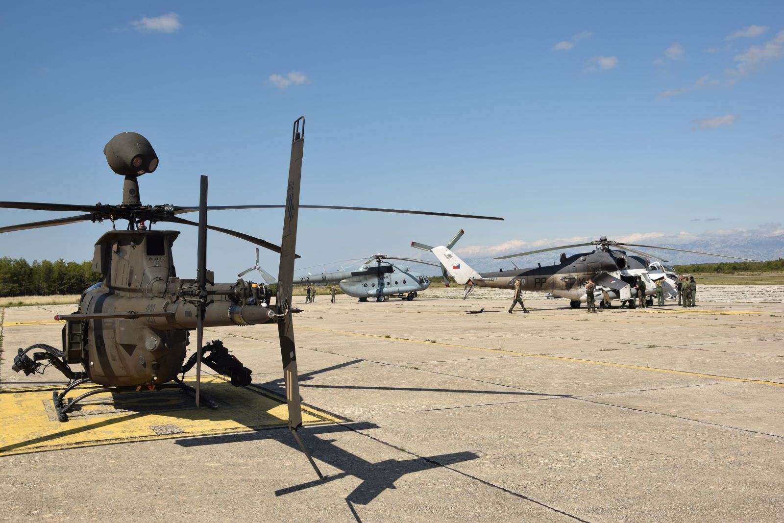 U Zemuniku vježba helikoptera za operacije na kopnu
