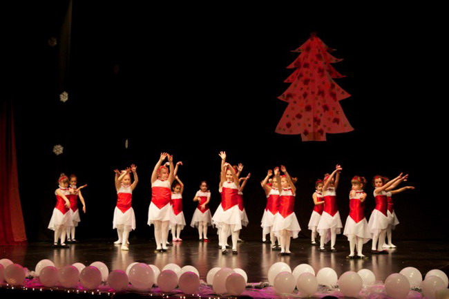 Plesna cestitka Zadarskog plesnog ansambla Plesna cestitka Zadarskog plesnog ansambla