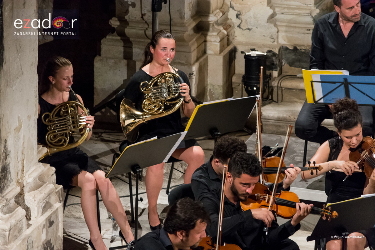 59. Glazbene večeri u sv. Donatu: Orkestar Epoque i gitarist Krešimir Bedek @ Crkva sv. Nikole