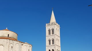 Izložba vojne opreme, oružja i vozila na zadarskoj rivi i spuštanje 25-metarske zastave s kampanela sv. Stošije