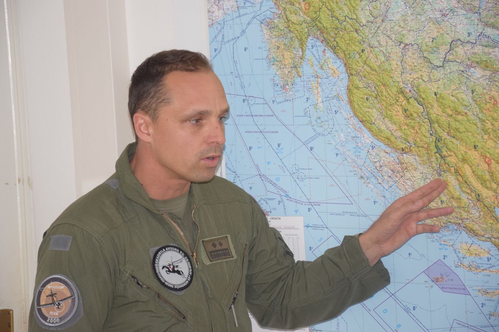 Mađarski piloti i tehničari posjetili eskadrilu aviona u Zemuniku