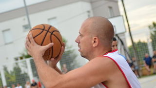 U povodu blagdana Kraljice Mira u Stanovima odigrana utakimica između veterana KK Zadar i Stanova, Foto: Iva Perinčić U povodu blagdana Kraljice Mira u Stanovima odigrana utakimica između veterana KK Zadar i Stanova, Foto: Iva Perinčić