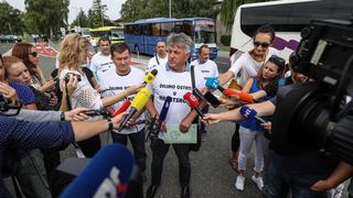 Stali autobusi, vozači upozorili: ‘Imamo 3800 kuna plaću i sad se svi čude što idemo van’ Stali autobusi, vozači upozorili: ‘Imamo 3800 kuna plaću i sad se svi čude što idemo van’