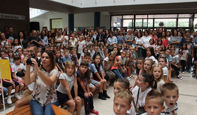 Gradonačelnik Dukić posjetio OŠ Bartul Kašić prvog dana škole