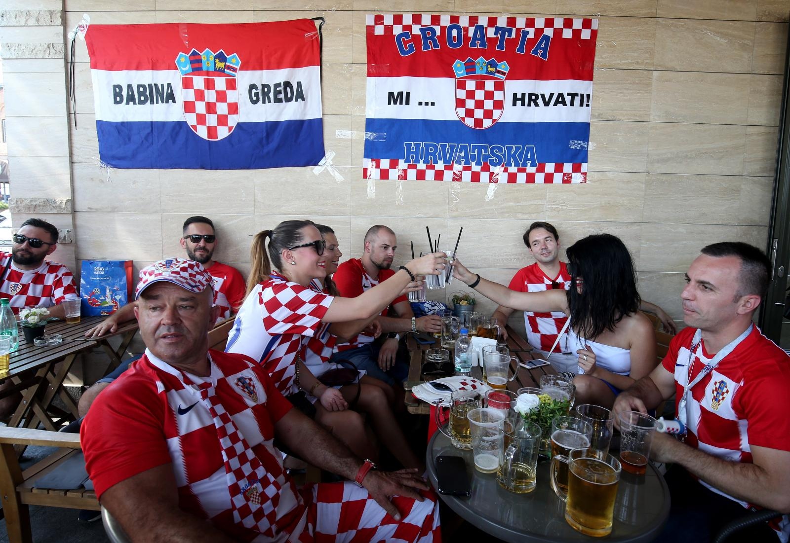 Veseli hrvatski navijači u Rostovu na Donu