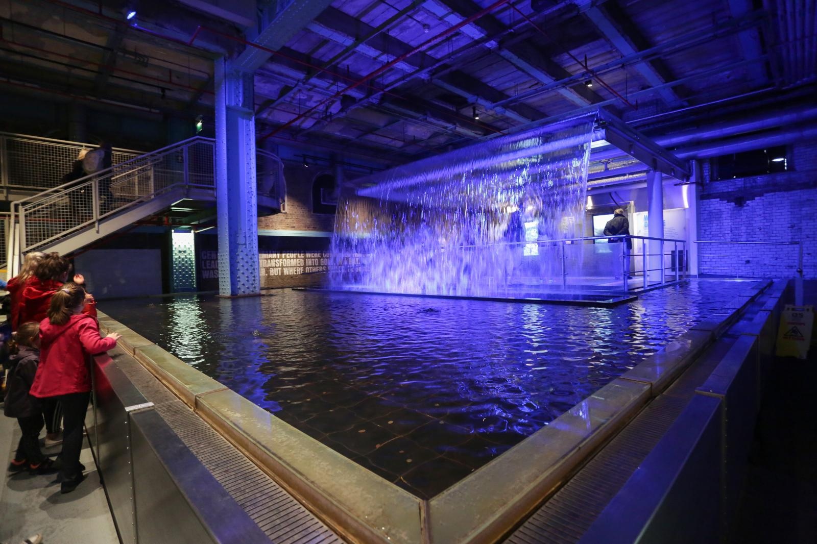 Dublin: Guinness Storehouse jedna je od najposjećenijih turističkih atrakcija Dublin: Guinness Storehouse jedna je od najposjećenijih turističkih atrakcija