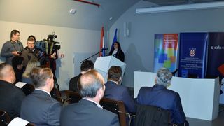 Potpisivanje ugovora u prezentacijskom centru “Podzemni grad Paklenice” NP Paklenica Potpisivanje ugovora u prezentacijskom centru “Podzemni grad Paklenice” NP Paklenica