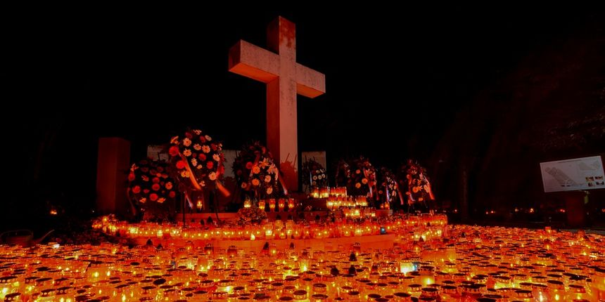Blagdan Svih svetih na Gradskom groblju Zadar 1. studenog 2016. Foto: Iva Perinčić Blagdan Svih svetih na Gradskom groblju Zadar 1. studenog 2016. Foto: Iva Perinčić