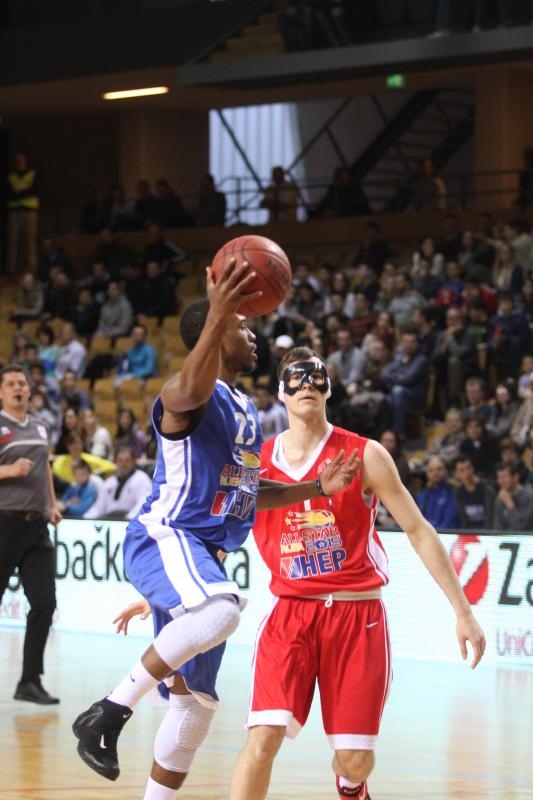 21.02.2015., Rijeka – U centru Zamet odrzana je 22. All-Star kosarkaska utakmica izmedju Sjevera i Juga. Photo: Goran Kovacic/PIXSELL 21.02.2015., Rijeka – U centru Zamet odrzana je 22. All-Star kosarkaska utakmica izmedju Sjevera i Juga. Photo: Goran Kovacic/PIXSELL