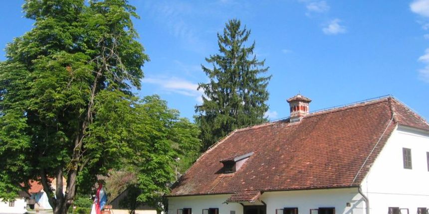 Kumorvec – Titova kuća (wikimedia.com) Kumorvec – Titova kuća (wikimedia.com)