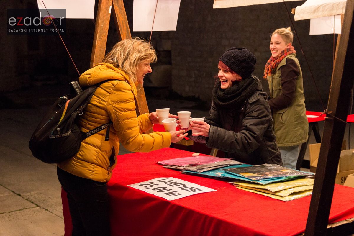 Humanitarni svjetlosni spektakl “Zaželi ljubav” na zadarskom Forumu, 18. veljače 2017. Humanitarni svjetlosni spektakl “Zaželi ljubav” na zadarskom Forumu, 18. veljače 2017.