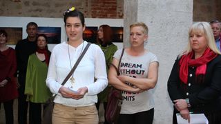 Humanitarna izlozba za pomoc tesko bolesnoj mladoj zadranki Ani Pavic i njenoj kceri Aurori. Zadarski fotografi amateri i profesionalci njih 37 odazvali su se ovoj akciji doniravsi fotografije, Foto: Željko Mršić/PIXSELL