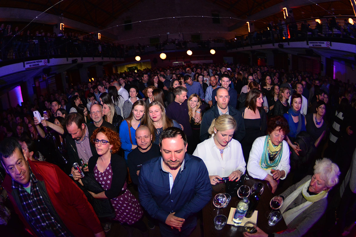 Oliver Dragojević & Dupini oduševili Zadrane ; foto Iva Perinčić