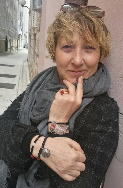 Visnja Knezevic izraduje predivne narukvice Visnja Knezevic izraduje predivne narukvice