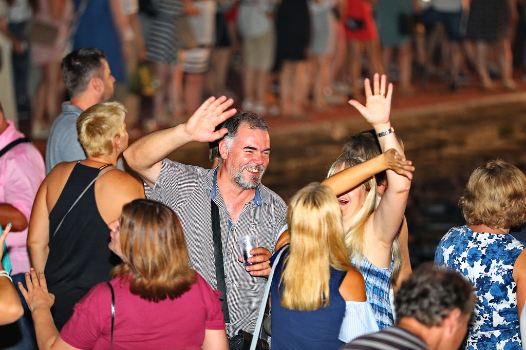 Halid Bešlić maestralno zaključio koncertnu sezonu u Biogradu na Moru