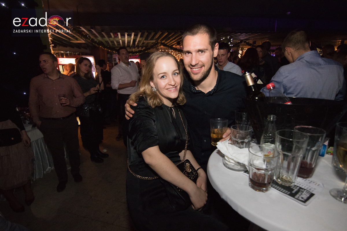 Ludnica u Saturnusu: Najbolji doček u svemiru i šire Ludnica u Saturnusu: Najbolji doček u svemiru i šire