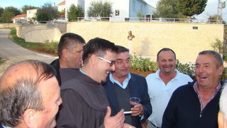 U Buliću otkriveno poprsje don Petra Nakića, foto: Marko Ledenko U Buliću otkriveno poprsje don Petra Nakića, foto: Marko Ledenko