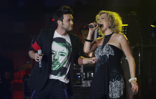 Biograd na Moru, 120510. 
Domacin ovogodisnje dodjele diskografske nagrade Porin je grad Biograd na Moru.
Prve veceri Porina odrzan je koncert pod nazivom Najbolje od Porina, a izvodile su se najbolje pobjednicke pjesme. 
Na slici: Luka Nizetic i Vanna.
F