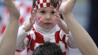 Graz, 210110.
EURO 2010 u rukometu. 
Trece kolo skupine A. Utakmica Hrvatska – Rusija.
Na fotografiji: Navijaci u dvorani.
Foto: Nenad Dugi / Cropix