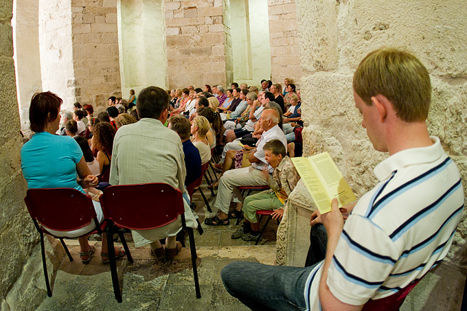Hrvatska komorna filharmonija, Mak Grgić i Franko Božac u crkvi Sv. Donata, foto: L. Banić