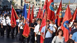 Vodice: Mimohodom vatrogasaca započelo obilježavanje 9. obljetnice kornatske tragedije. Photo: Hrvoje Jelavić/PIXSELL Vodice: Mimohodom vatrogasaca započelo obilježavanje 9. obljetnice kornatske tragedije. Photo: Hrvoje Jelavić/PIXSELL