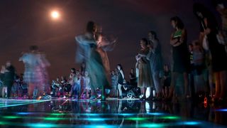 20.06.2013., Zadar – Pod gotovo punim mjesecom na instalaciji Pozdrav Suncu otvoren je 4. festival tanga.Photo: Filip Brala/PIXSELL 20.06.2013., Zadar – Pod gotovo punim mjesecom na instalaciji Pozdrav Suncu otvoren je 4. festival tanga.Photo: Filip Brala/PIXSELL