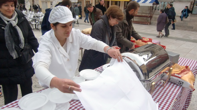 Humanitarna gastro akcija “Bakalar na Badnji” Humanitarna gastro akcija “Bakalar na Badnji”